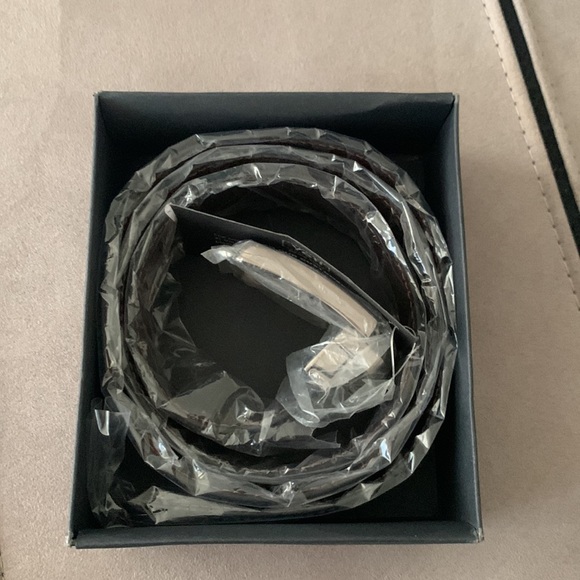 Yeti NWB Reversible Lizard/Snakeskin Leather Belt - Picture 9 of 13